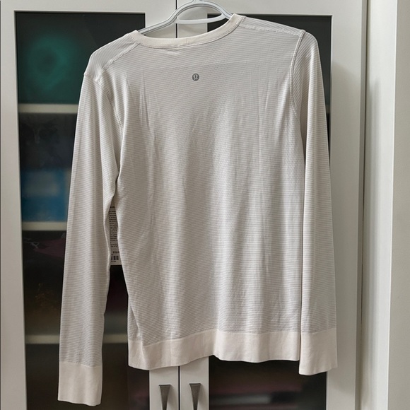 Lululemon Swiftly Relaxed Long Sleeve Set of 2 White and Ripened Raspberry NWT❤️ - Picture 9 of 9